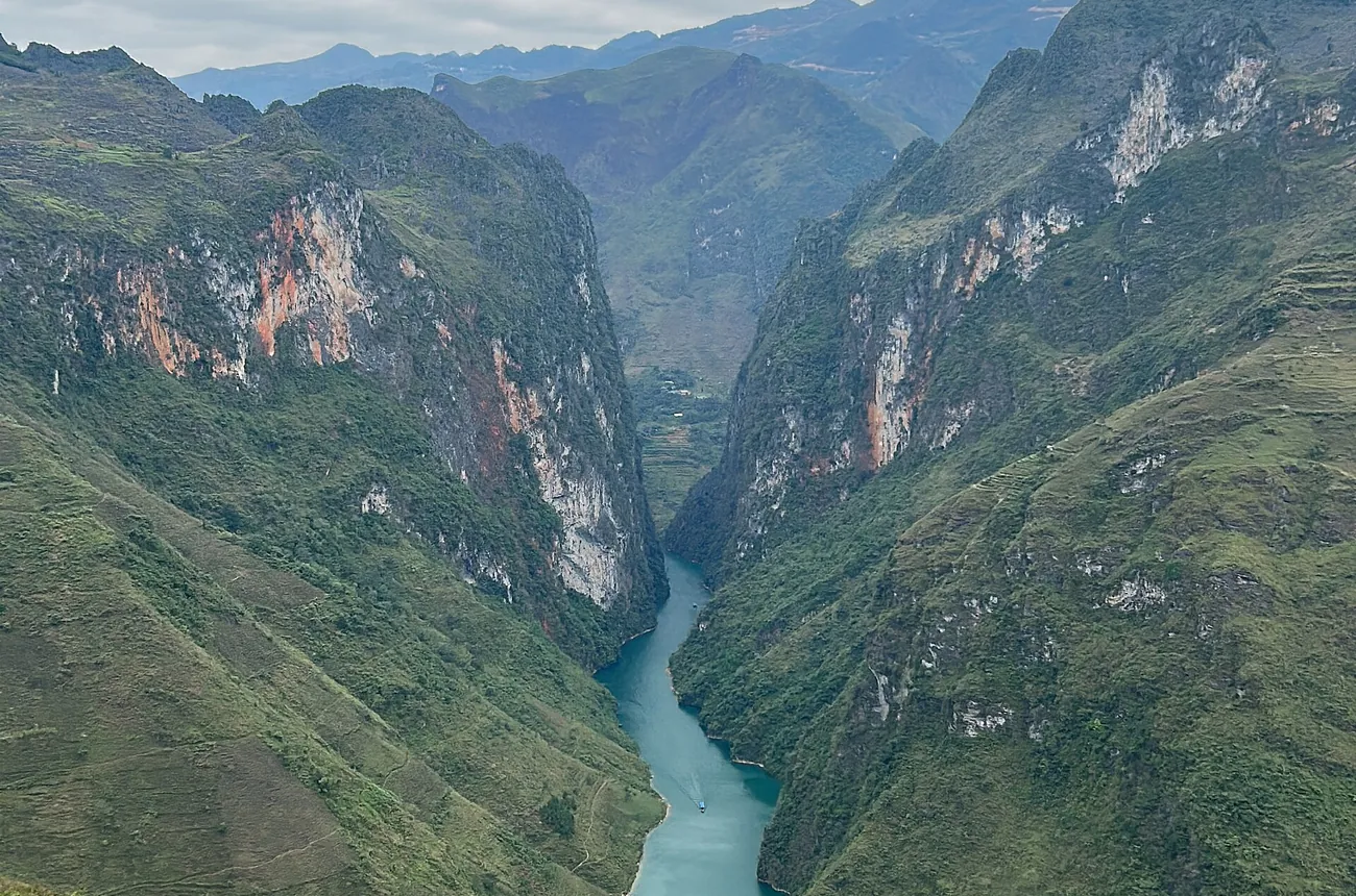 Cẩm nang du lịch Hà Giang: Chinh phục cung đường đèo huyền thoại