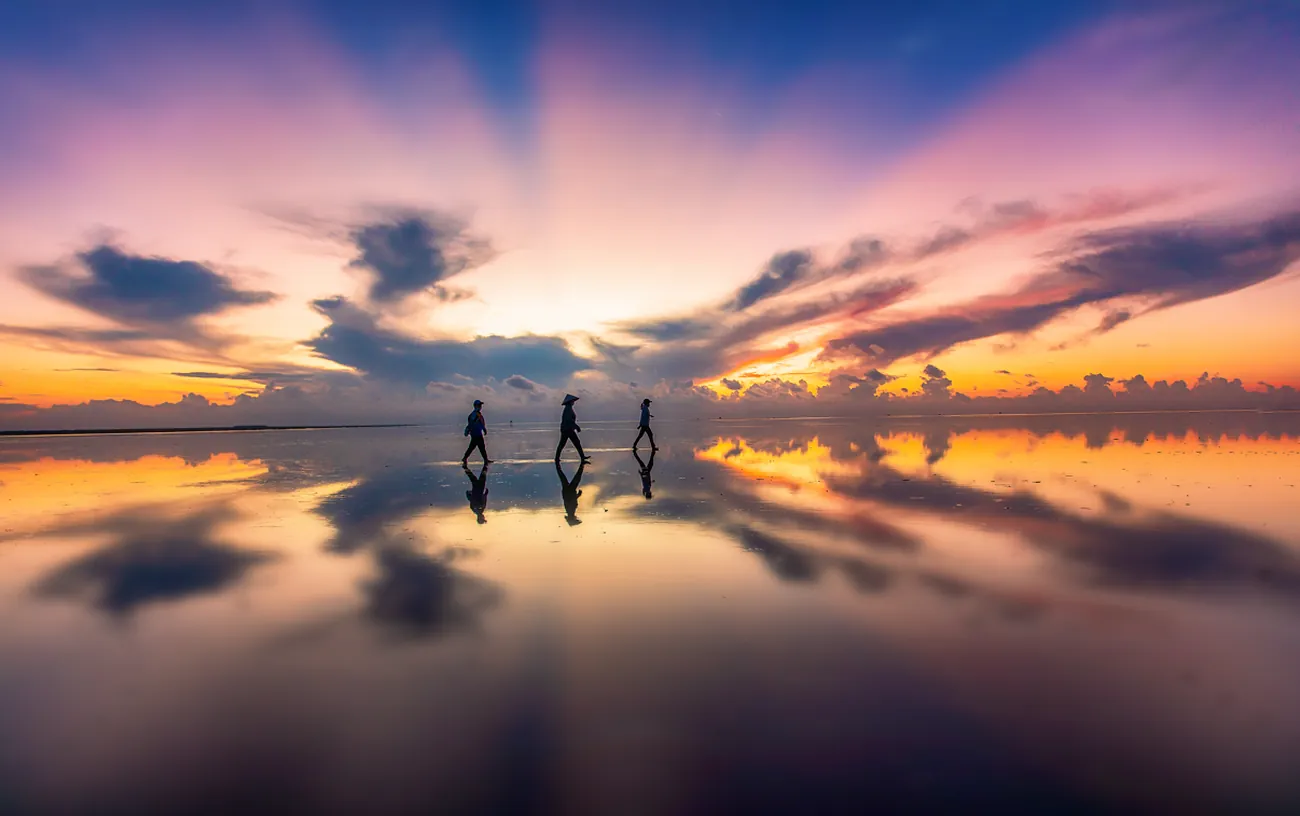 Biển vô cực Thái Thụy: Săn bình minh "thiên đường mặt gương" ở Thái Bình